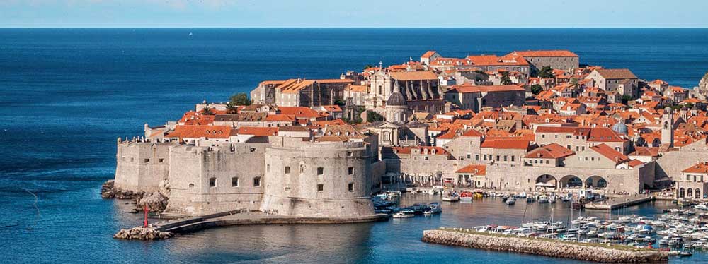 Zeiljachten te huur in Kroatie vanuit Pula, Zadar, Sukosan, Murter, Trogir, Split en Dubrovnik.